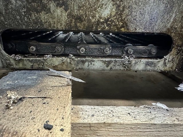 "HENNING 11098" H.D INDUSTRIAL 12"W CHIP CONVEYOR , 1/8 HP 37"H x 101"L x 23"D - Second Life - Equipment - collection_name