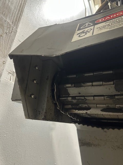 "HENNING 11098" H.D INDUSTRIAL 12"W CHIP CONVEYOR , 1/8 HP 37"H x 101"L x 23"D - Second Life - Equipment - collection_name