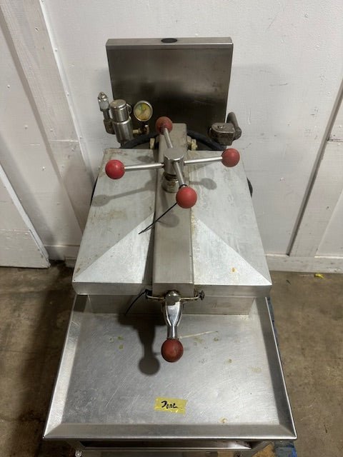 "HENNY PENNY 500"COMMERCIAL ELECTRIC PRESSURE FRYER WITH COMPUTRON 7000,208V 3PH - Second Life - Equipment - collection_name