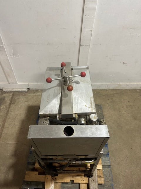 "HENNY PENNY 500"COMMERCIAL ELECTRIC PRESSURE FRYER WITH COMPUTRON 7000,208V 3PH - Second Life - Equipment - collection_name