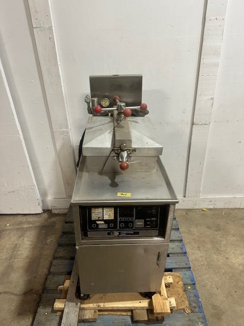 "HENNY PENNY 500"COMMERCIAL ELECTRIC PRESSURE FRYER WITH COMPUTRON 7000,208V 3PH - Second Life - Equipment - collection_name