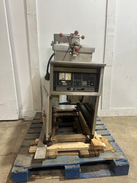 "HENNY PENNY 500"COMMERCIAL ELECTRIC PRESSURE FRYER WITH COMPUTRON 7000,208V 3PH - Second Life - Equipment - collection_name