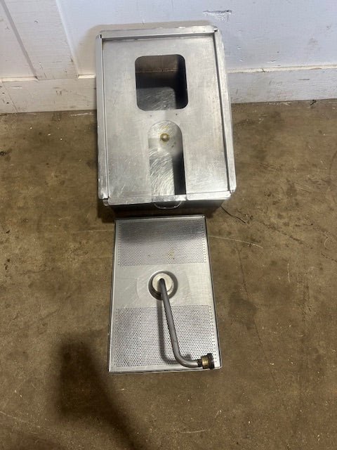 HENNY PENNY 600 RB 1000 COMPUTRON FILTER PAN ASSEMBLY/GREASE PAN FOR FRYER(OEM) - Second Life - Equipment - collection_name