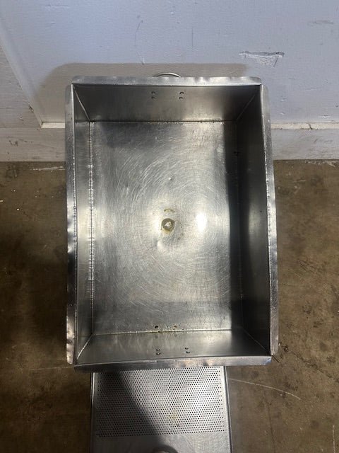 HENNY PENNY 600 RB 1000 COMPUTRON FILTER PAN ASSEMBLY/GREASE PAN FOR FRYER(OEM) - Second Life - Equipment - collection_name