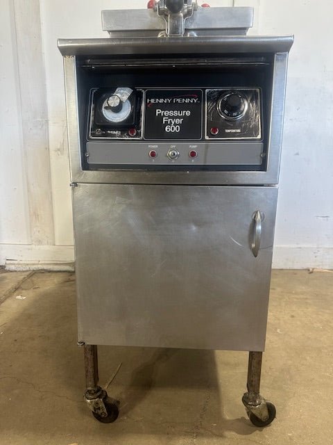 HENNY PENNY MODEL 600 NATURAL GAS PRESSURE FRYER - Second Life - Equipment - collection_name