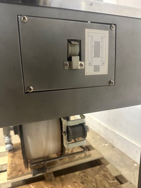 "HIGHLIGHT INDUSTRIES ST - 1100"TABLE TOP POLYPROPYLENE STRAPPING MACHINE 120V 1PH - Second Life - Equipment - collection_name