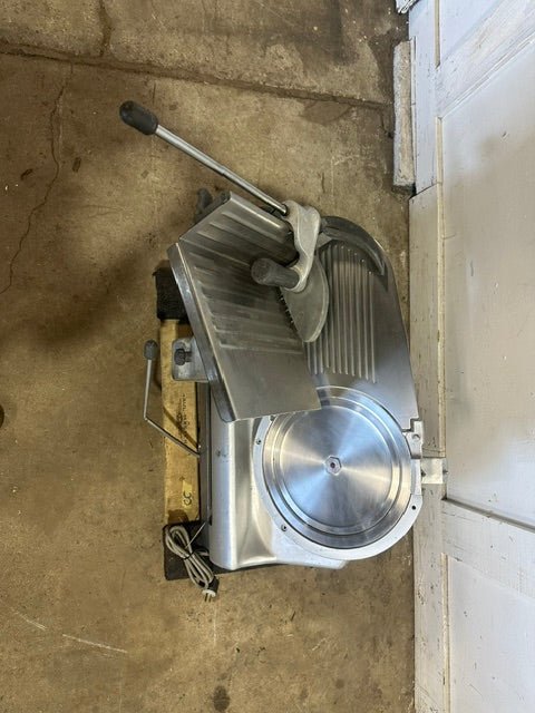 "HOBART 2912" H.D MANUAL COMMERCIAL COUNTERTOP 12" BLADE MEAT SLICER,120V 1PH - Second Life - Equipment - collection_name
