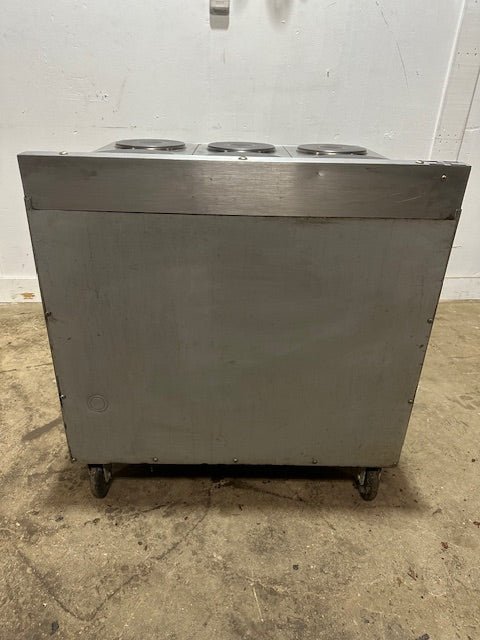 "HOBART CR43" 6 BURNERS DUAL PHASE ELECTRIC STOVE/RANGE W/OVEN AND 2 DRIP TRAYS ON CASTERS - Second Life - Equipment - collection_name