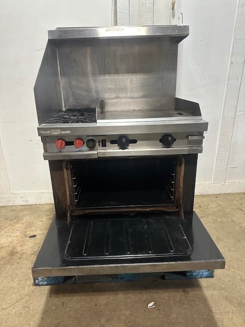"HOBART" NATURAL GAS 2 BURNER RANGE WITH OVEN AND 24 INCH GRIDDLE - Second Life - Equipment - collection_name