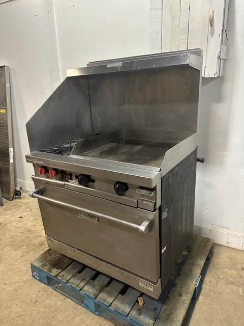 "HOBART" NATURAL GAS 2 BURNER RANGE WITH OVEN AND 24 INCH GRIDDLE - Second Life - Equipment - collection_name