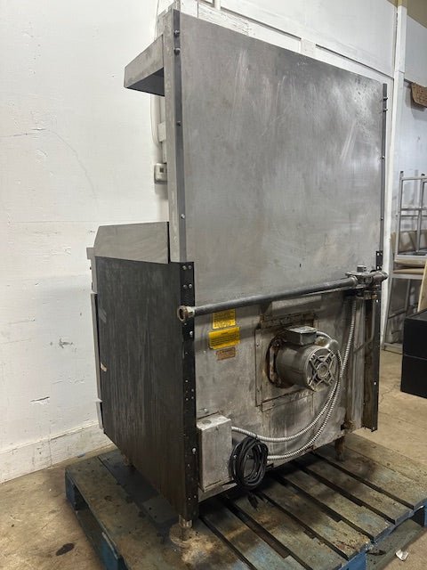 "HOBART" NATURAL GAS 2 BURNER RANGE WITH OVEN AND 24 INCH GRIDDLE - Second Life - Equipment - collection_name