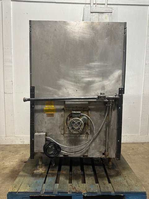 "HOBART" NATURAL GAS 2 BURNER RANGE WITH OVEN AND 24 INCH GRIDDLE - Second Life - Equipment - collection_name