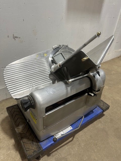"HOBART"H.D AUTOMATIC COMMERCIAL COUNTERTOP 11 3/4" BLADE MEAT SLICER - Second Life - Equipment - collection_name