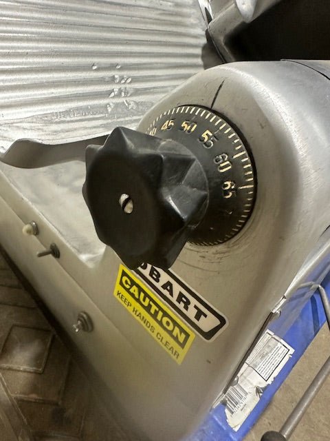 "HOBART"H.D AUTOMATIC COMMERCIAL COUNTERTOP 11 3/4" BLADE MEAT SLICER - Second Life - Equipment - collection_name