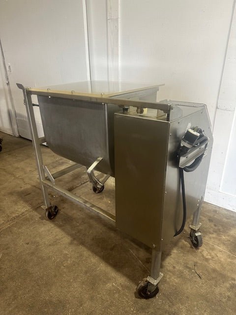 "HOLLY 200"H.D COMMERCIAL 220/440 V, 3PH MEAT MIXER/GRINDER W/ TOP COVER - Second Life - Equipment - collection_name