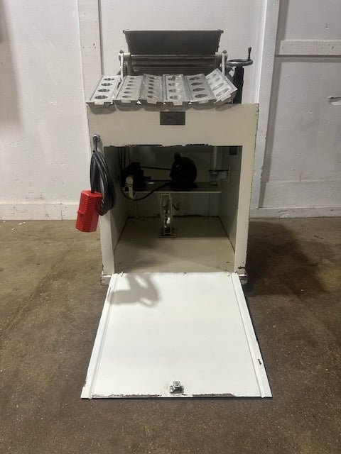 "HORIZON EQUIPMENT" KOOK - E - KING AUTOMATIC COOKIE CUTTER AND DEPOSITOR + 7 DIES - Second Life - Equipment - collection_name