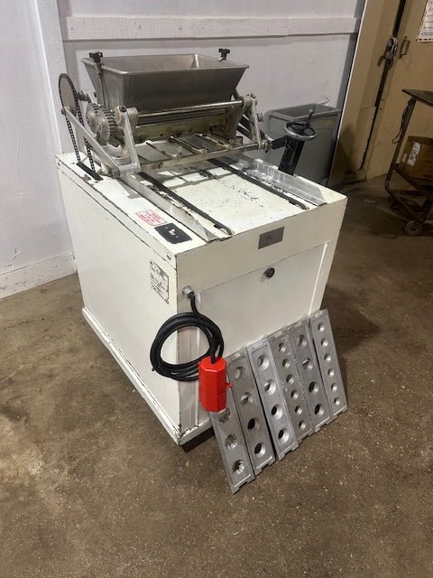 "HORIZON EQUIPMENT" KOOK - E - KING AUTOMATIC COOKIE CUTTER AND DEPOSITOR + 7 DIES - Second Life - Equipment - collection_name