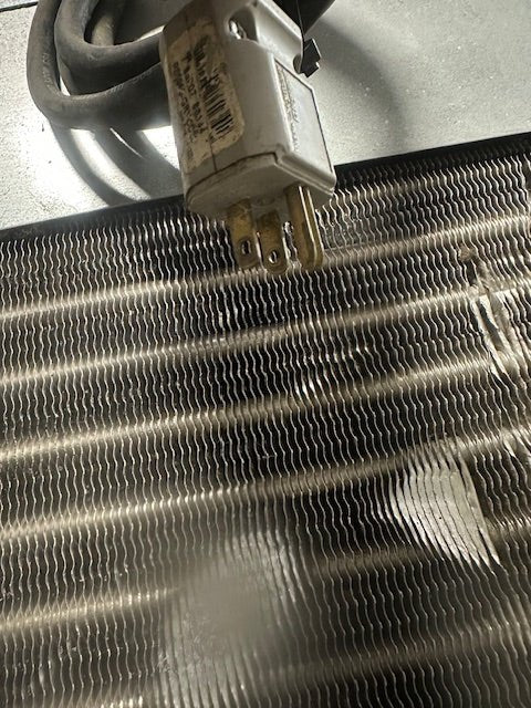 "HOSHIZAKI F - 650MAE - C"HD AIR COOLED ICE MAKER/MACHINE WITH ICE BIN 115 - 120V, 1PH - Second Life - Equipment - collection_name