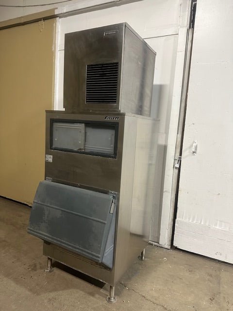 "HOSHIZAKI F - 650MAE - C"HD AIR COOLED ICE MAKER/MACHINE WITH ICE BIN 115 - 120V, 1PH - Second Life - Equipment - collection_name