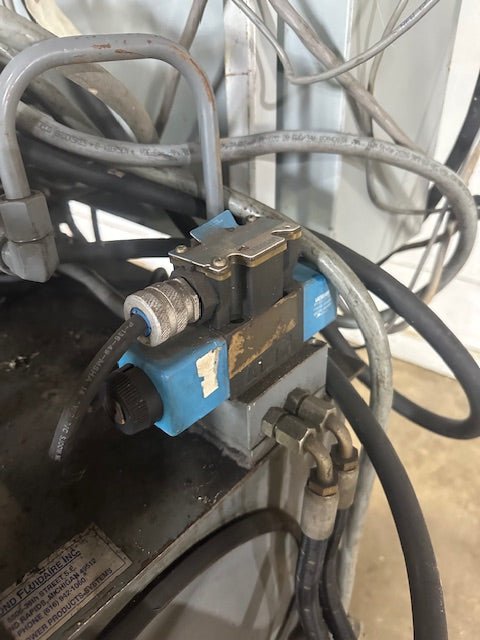 HYDRAULIC POWER UNIT w/ALLEN BRADLEY CONTROLS + LINCOLN HOSTILE DUTY 3 HP MOTOR - Second Life - Equipment - collection_name