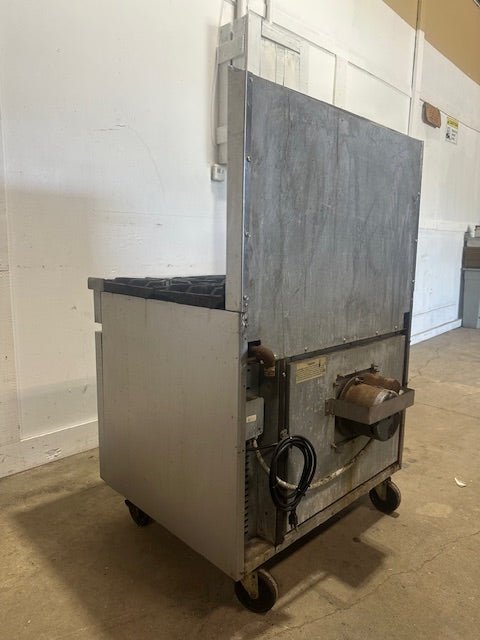 IMPERIAL COMMERCIAL NAT GAS 6 BURNER STAINLESS STEEL RANGE W/ CONVECTION OVEN - Second Life - Equipment - collection_name