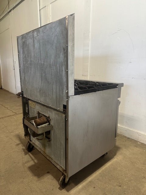 IMPERIAL COMMERCIAL NAT GAS 6 BURNER STAINLESS STEEL RANGE W/ CONVECTION OVEN - Second Life - Equipment - collection_name