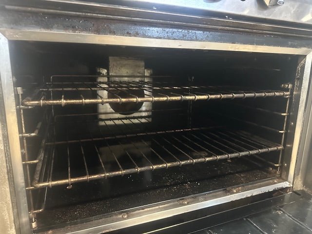 IMPERIAL COMMERCIAL NAT GAS 6 BURNER STAINLESS STEEL RANGE W/ CONVECTION OVEN - Second Life - Equipment - collection_name