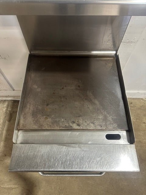 "IMPERIAL" HEAVY DUTY FLOOR TYPE NAT GAS STAINLESS STEEL 24" GRIDDLE WITH OVEN - Second Life - Equipment - collection_name
