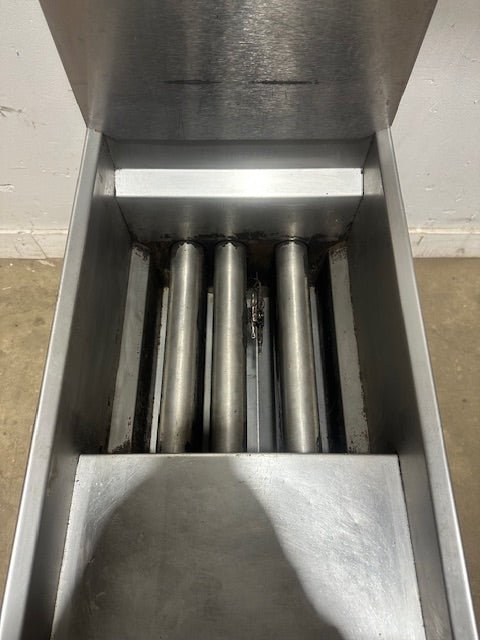 "IMPERIAL IFS - 40"N GAS COMMERCIAL DEEP FRYER ON CASTER W/BASKETS 40LBS 105000BTU - Second Life - Equipment - collection_name