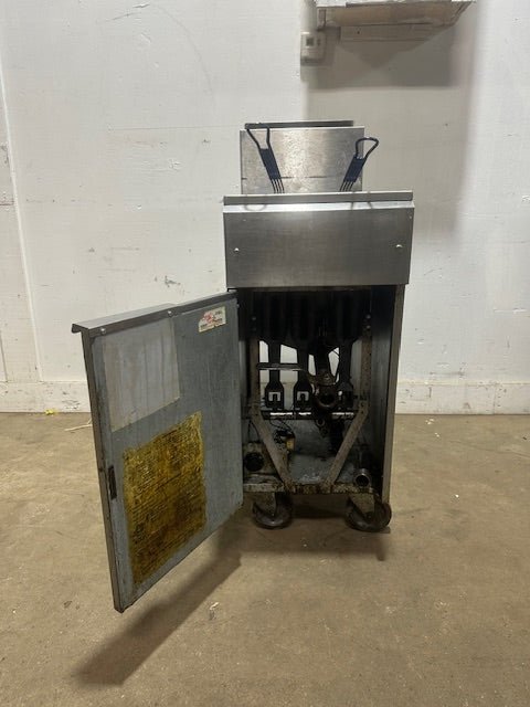 "IMPERIAL IFS - 40"N GAS COMMERCIAL DEEP FRYER ON CASTER W/BASKETS 40LBS 105000BTU - Second Life - Equipment - collection_name