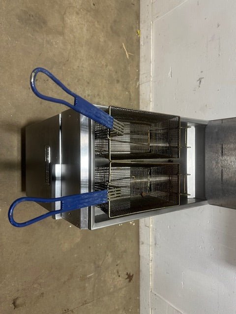 "IMPERIAL IFS - 40"N GAS COMMERCIAL DEEP FRYER ON CASTER W/BASKETS 40LBS 105000BTU - Second Life - Equipment - collection_name