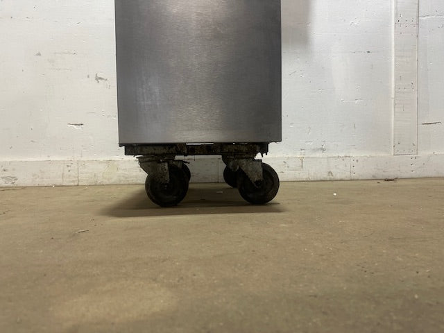 "IMPERIAL IFS - 40"N GAS COMMERCIAL DEEP FRYER ON CASTER W/BASKETS 40LBS 105000BTU - Second Life - Equipment - collection_name