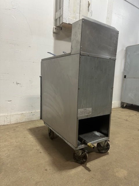 "IMPERIAL IFS - 40"N GAS COMMERCIAL DEEP FRYER ON CASTER W/BASKETS 40LBS 105000BTU - Second Life - Equipment - collection_name