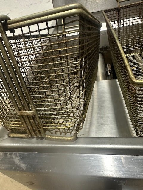 "IMPERIAL IFS - 40"N GAS COMMERCIAL DEEP FRYER ON CASTER W/BASKETS 40LBS 105000BTU - Second Life - Equipment - collection_name