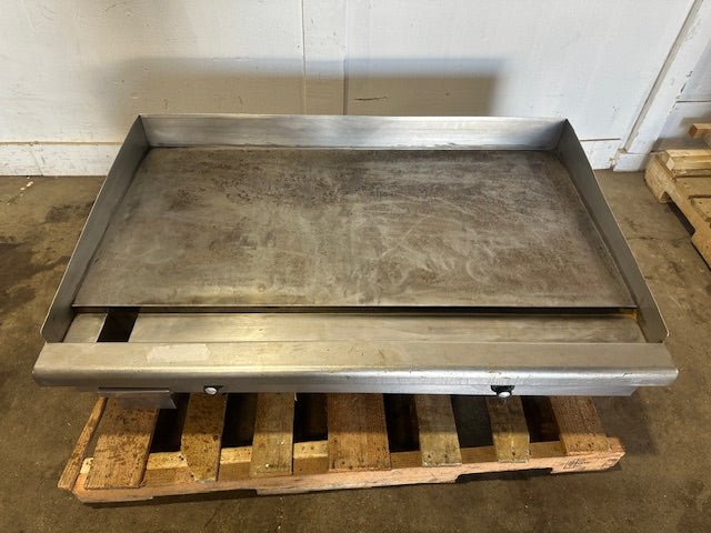 "IMPERIAL" NATURAL GAS 48 IN WIDE COUNTER TOP GRIDDLE W/ GREASE PAN - Second Life - Equipment - collection_name