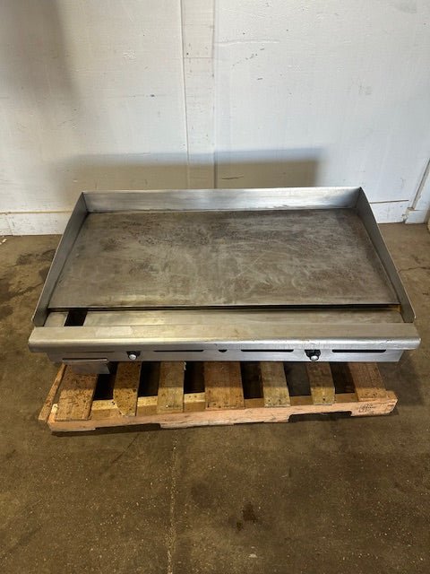 "IMPERIAL" NATURAL GAS 48 IN WIDE COUNTER TOP GRIDDLE W/ GREASE PAN - Second Life - Equipment - collection_name