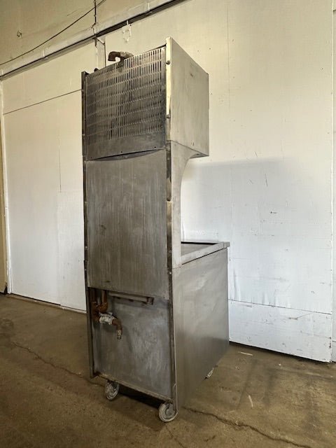 "JADE PRODUCT JSR 246T - 24"COMMERCIAL 24"W GRIDDLE W/OVEN AND FRY TOP, 24000 BTU - Second Life - Equipment - collection_name