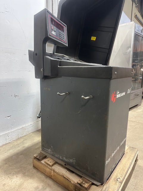 "JOHN BEAN"H.D MODEL 8.6 LR 45083 TIRE BALANCER/ WHEEL BALANCER, 230V 1PH - Second Life - Equipment - collection_name