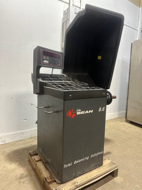 "JOHN BEAN"H.D MODEL 8.6 LR 45083 TIRE BALANCER/ WHEEL BALANCER, 230V 1PH - Second Life - Equipment - collection_name