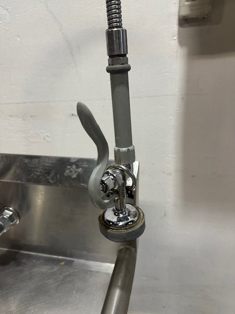 JOHN BOSS LEFT SIDE CLEAN & RIGHT SIDE DISPOSAL TABLE W/DISPOSER FOR DISHWASHER - Second Life - Equipment - collection_name