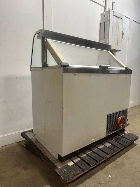 KELVINATOR COMMERCIAL LIGHTED 51"H x 46 5/8"W ICE CREAM FREEZER/DISPLAY CABINET - Second Life - Equipment - collection_name