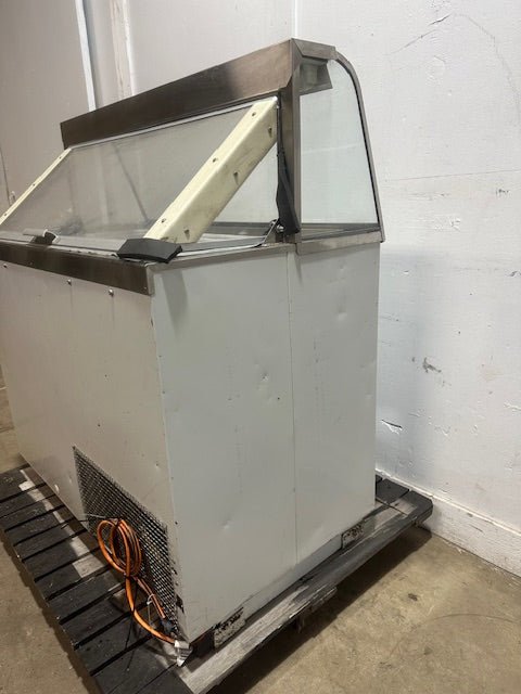 KELVINATOR COMMERCIAL LIGHTED 51"H x 46 5/8"W ICE CREAM FREEZER/DISPLAY CABINET - Second Life - Equipment - collection_name