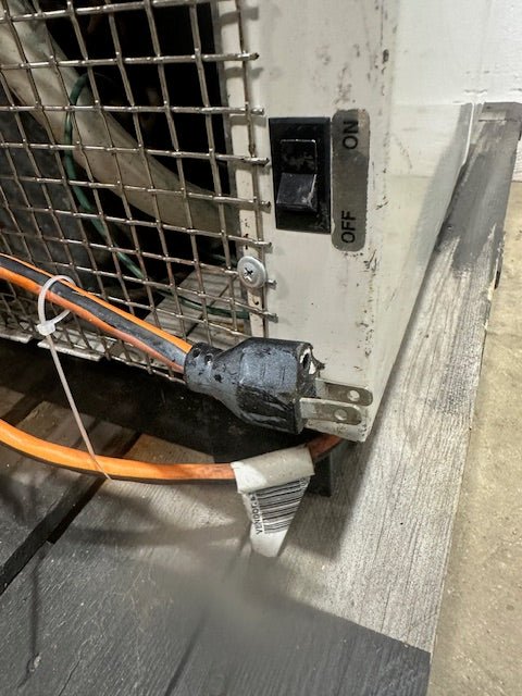 KELVINATOR COMMERCIAL LIGHTED 51"H x 46 5/8"W ICE CREAM FREEZER/DISPLAY CABINET - Second Life - Equipment - collection_name