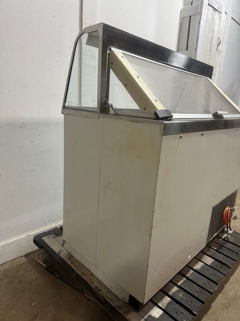 KELVINATOR COMMERCIAL LIGHTED 51"H x 46 5/8"W ICE CREAM FREEZER/DISPLAY CABINET - Second Life - Equipment - collection_name