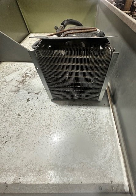"LEER 401UC33MG - F" 115V COMMERCIAL GLASS DOOR REFRIGERATOR /ICE MERCHANDISER - Second Life - Equipment - collection_name