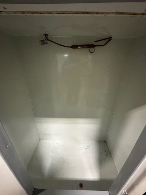 "LEER 401UC33MG - F" 115V COMMERCIAL GLASS DOOR REFRIGERATOR /ICE MERCHANDISER - Second Life - Equipment - collection_name
