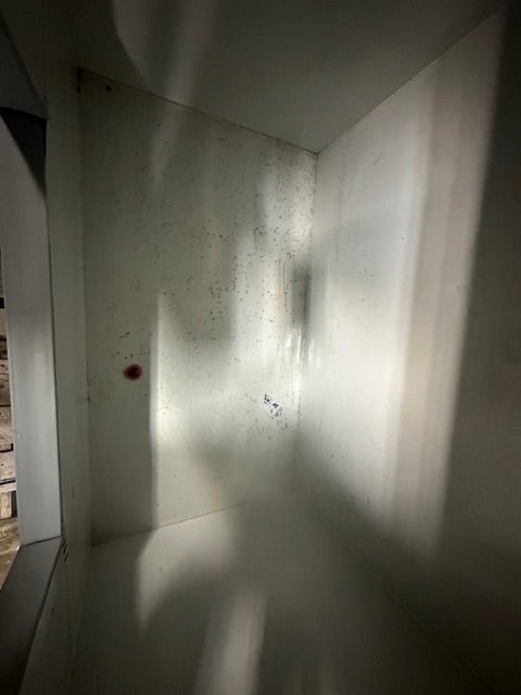 "LEER 401UC33MG - F" 115V COMMERCIAL GLASS DOOR REFRIGERATOR /ICE MERCHANDISER - Second Life - Equipment - collection_name