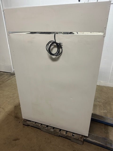 "LEER 401UC33MG - F" 115V COMMERCIAL GLASS DOOR REFRIGERATOR /ICE MERCHANDISER - Second Life - Equipment - collection_name