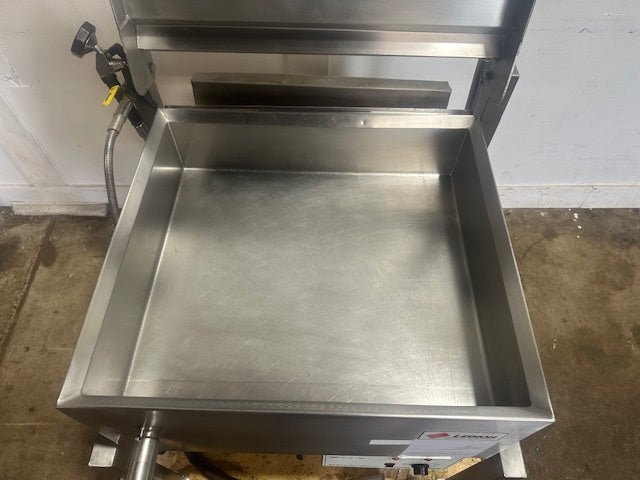 "LEGION CSG28 - 7" COMMERCIAL N GAS - FIRED TILTING SKILLET ,COMBI - PAN/BRAISING PAN - Second Life - Equipment - collection_name