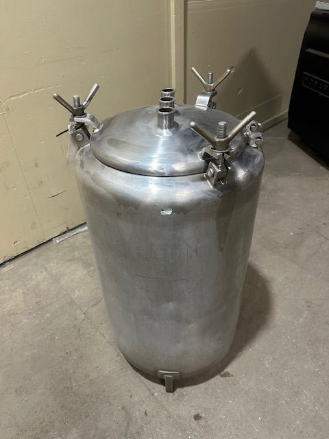 LETSCH CORPORATION STAINLESS STEEL REACTOR PRESSURE TANK WITH TOP STAINLESS STEEL LID COVER - Bargains R Ours - #collection_name#